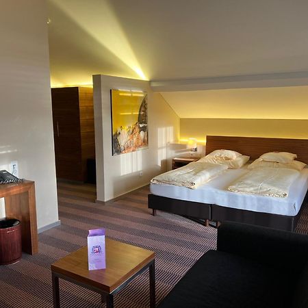 Hotel Gasthof Kroenele Lustenau Extérieur photo
