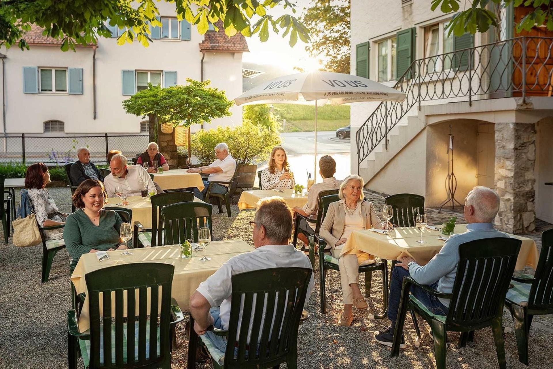 Hotel Gasthof Kroenele Lustenau Extérieur photo