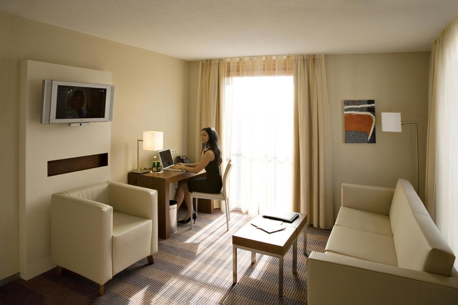 Hotel Gasthof Kroenele Lustenau Extérieur photo
